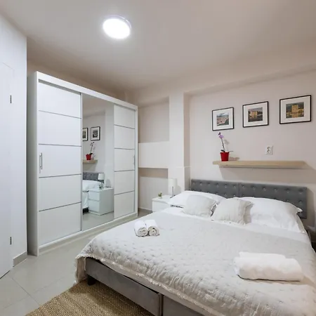 30 Meters From The Sea! Anamarija Apartment Kastela